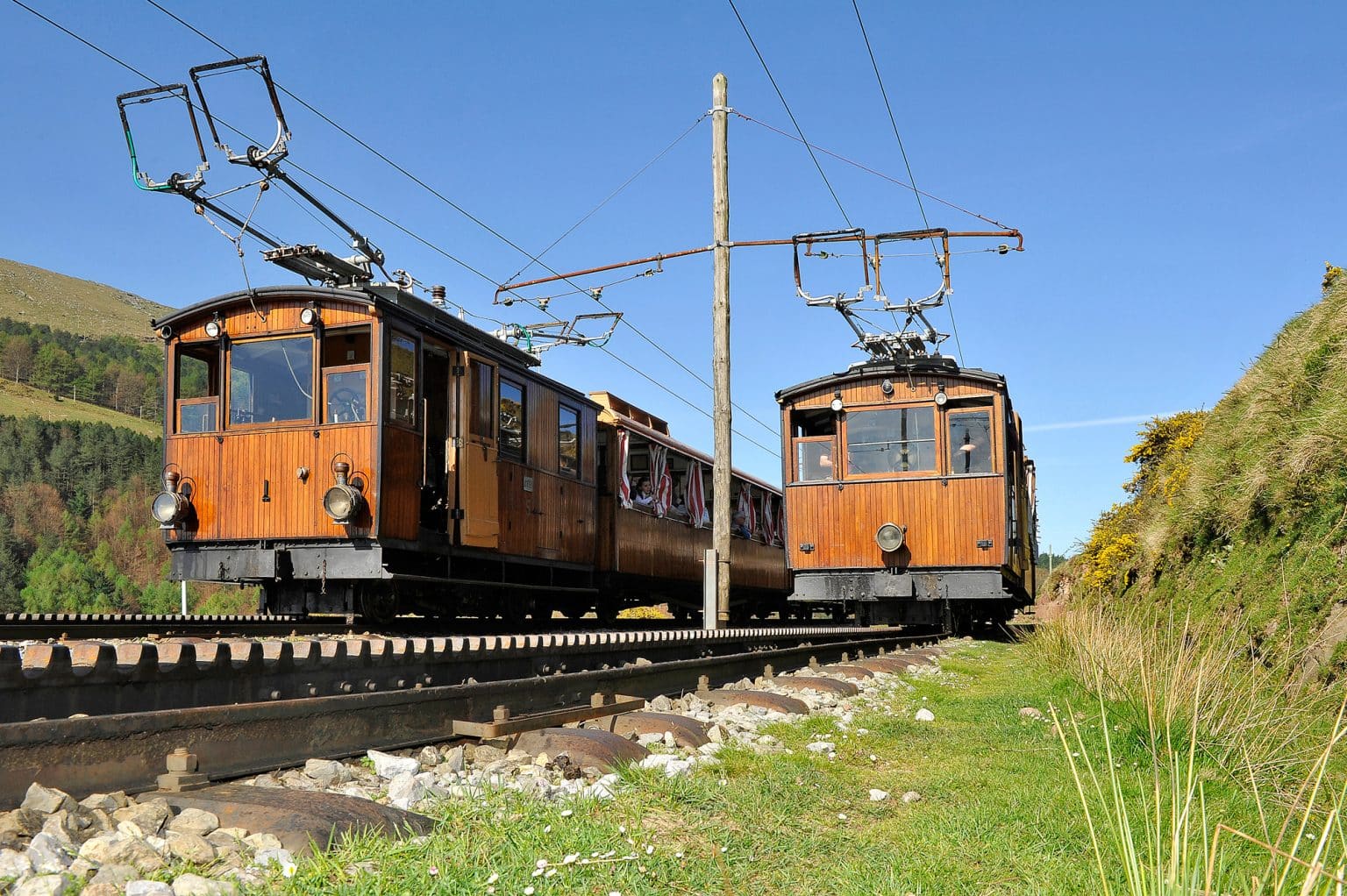 Petit train de la Rhune : train touristique pour le sommet de la Rhune