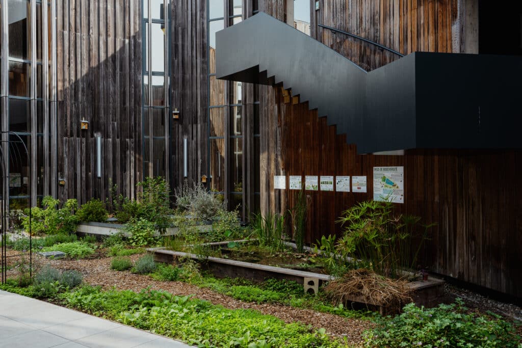 Le jardin écoresponsable "l'Oasis pour le vivant" à Olatu.